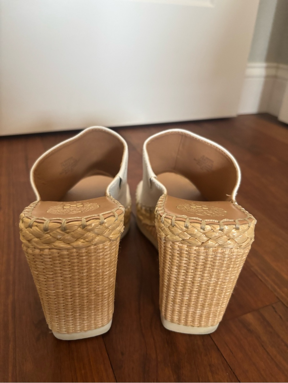 Vince Camuto- SZ 7 NWOT Brissia Espadrille Wedge Mules White Leather. - Picture 6 of 15